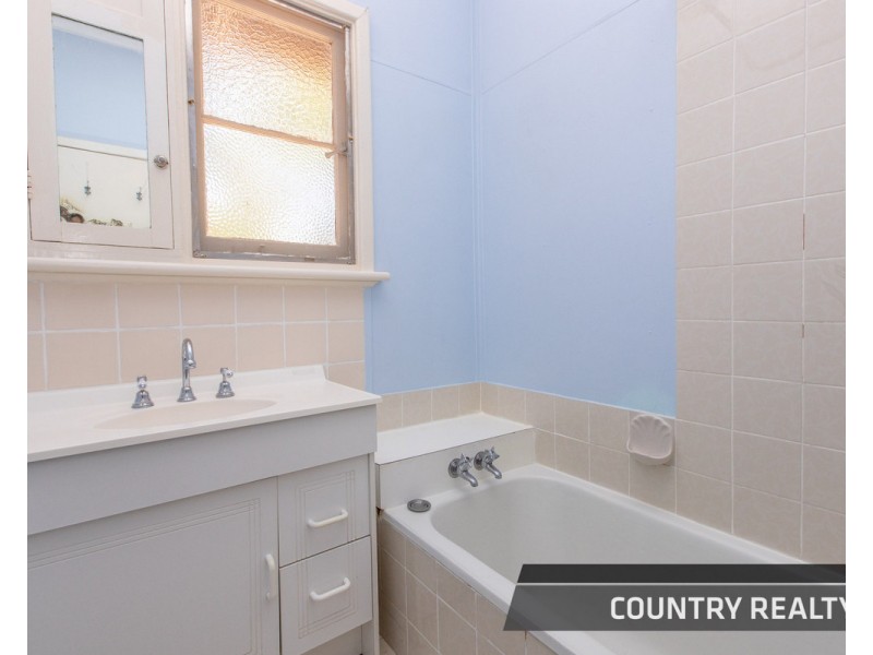 66 Hutt Street, Northam WA 6401