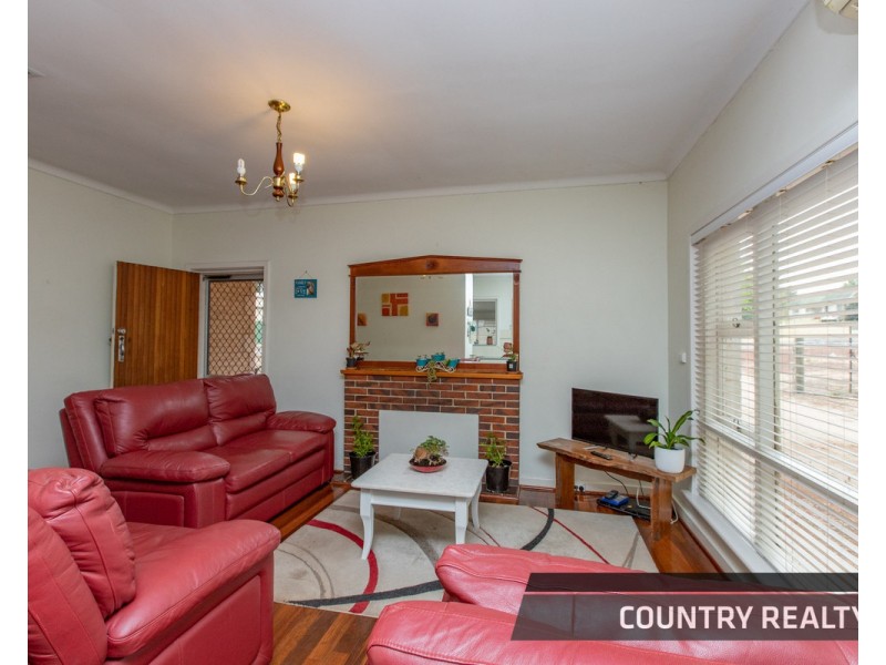 28 Robinson Street, Northam WA 6401