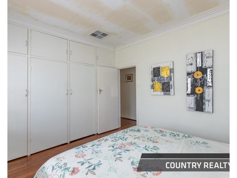 28 Robinson Street, Northam WA 6401