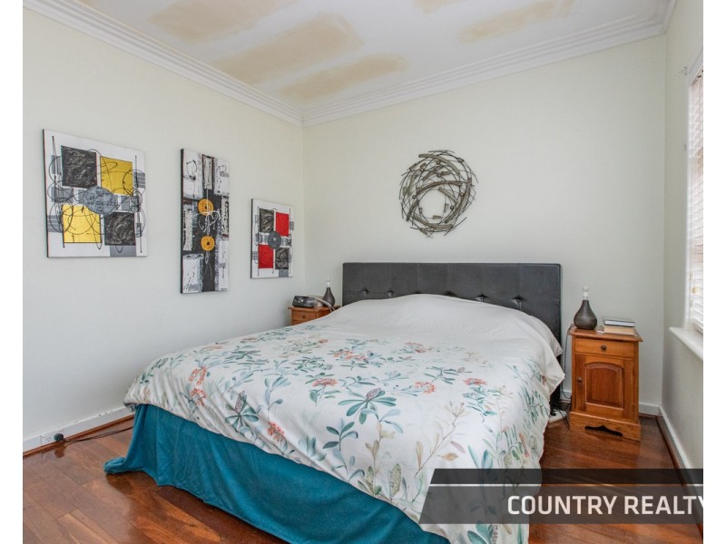 28 Robinson Street, Northam WA 6401