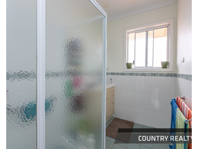 28 Robinson Street, Northam WA 6401