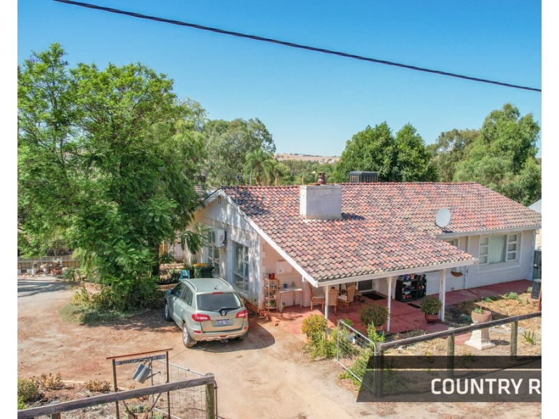 28 Robinson Street, Northam WA 6401