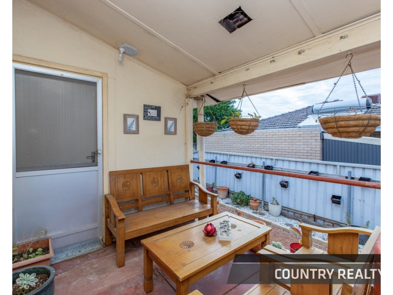 28 Robinson Street, Northam WA 6401