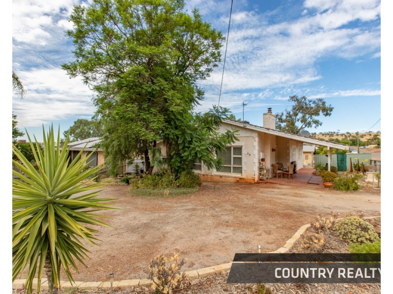 28 Robinson Street, Northam WA 6401