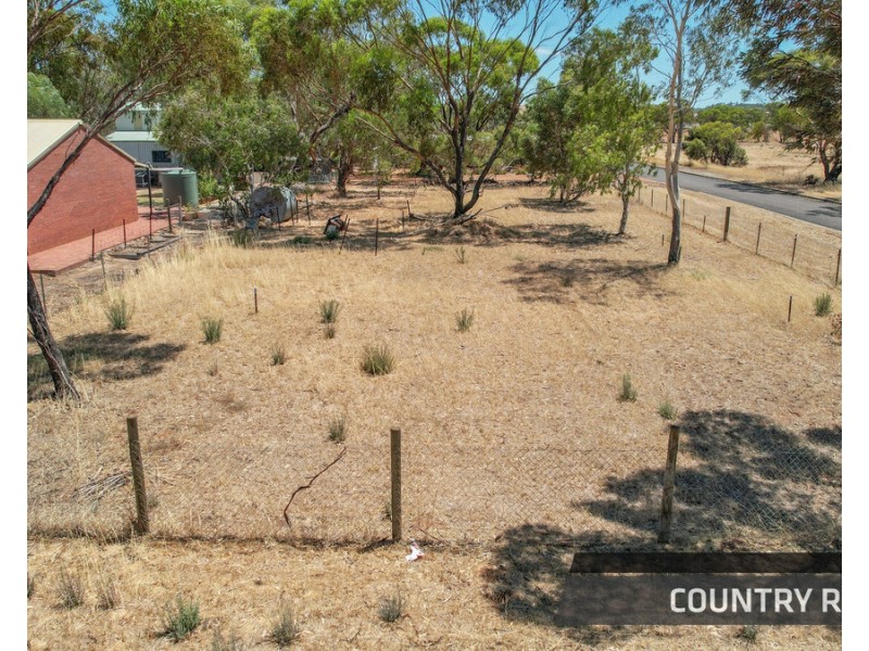 65 Muluckine Road, Northam WA 6401