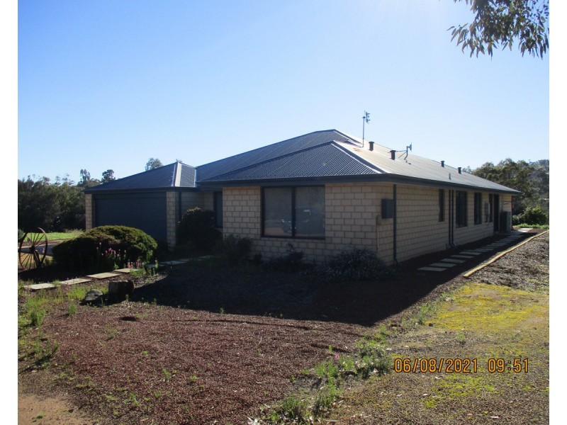 98 Railway Road, Toodyay WA 6566