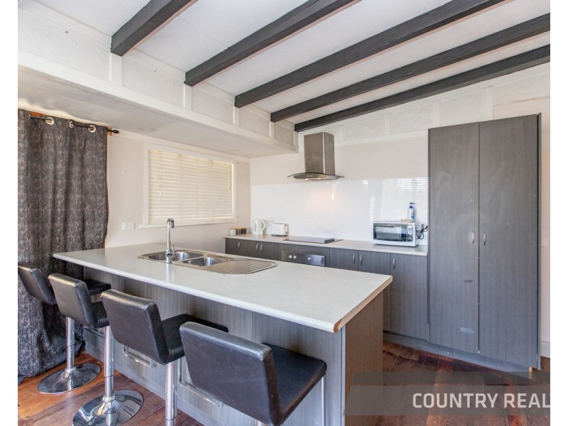 10 St George Street, Bakers Hill WA 6562