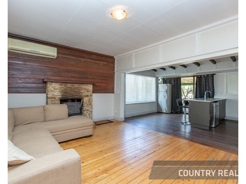 10 St George Street, Bakers Hill WA 6562