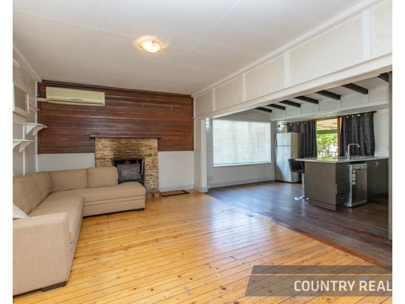 10 St George Street, Bakers Hill WA 6562