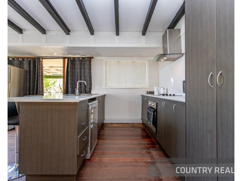 10 St George Street, Bakers Hill WA 6562