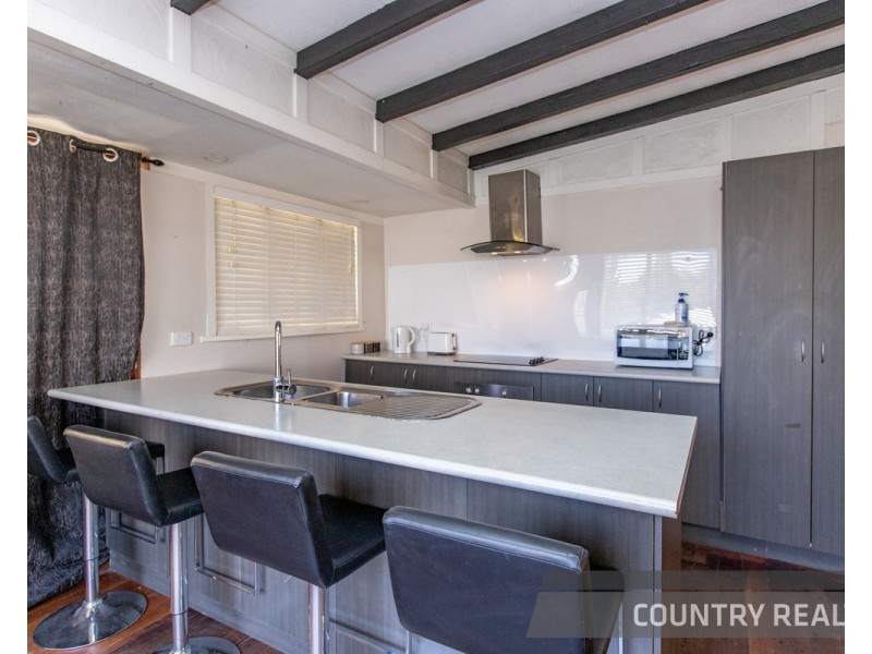 10 St George Street, Bakers Hill WA 6562