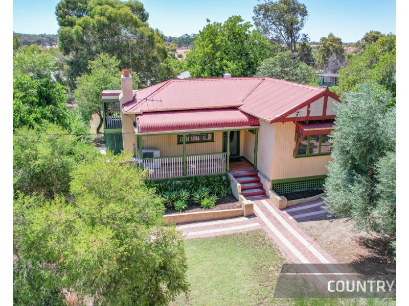 10 St George Street, Bakers Hill WA 6562