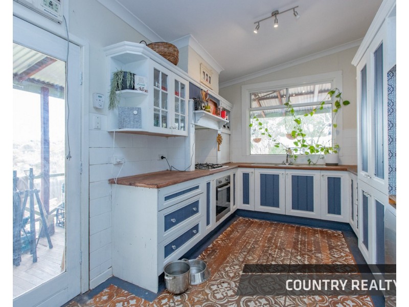 42 Harper Road, Toodyay WA 6566