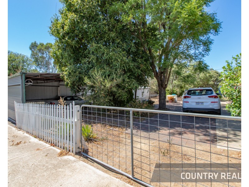 10 Arthur Street, Toodyay WA 6566