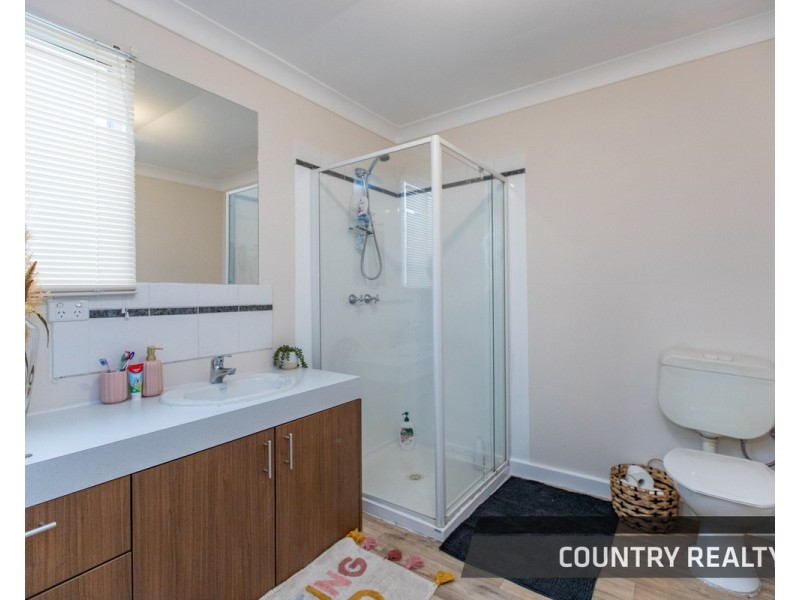 62 Lockyer Avenue, Northam WA 6401