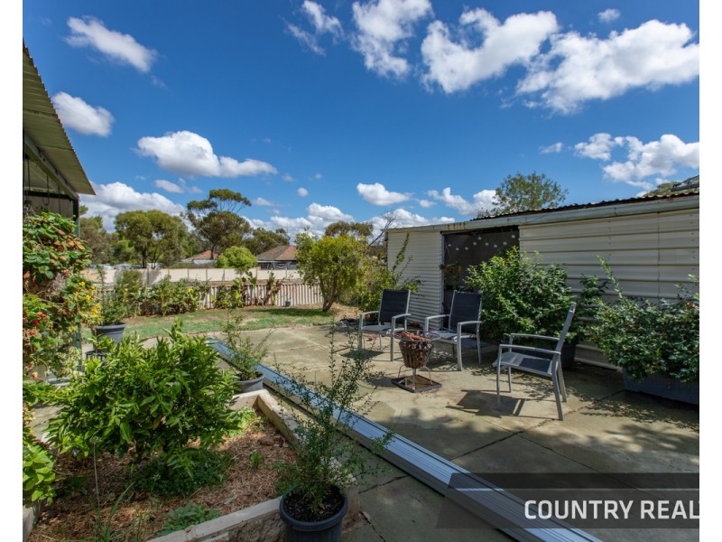 62 Lockyer Avenue, Northam WA 6401