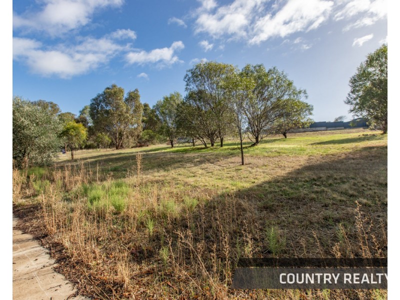 10 Drummond Street, Toodyay WA 6566