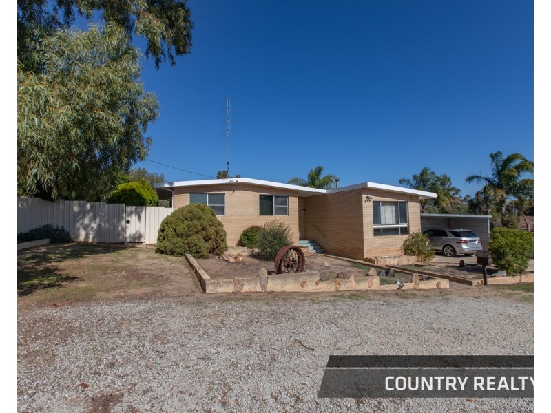 2 Brockman Street, Northam WA 6401