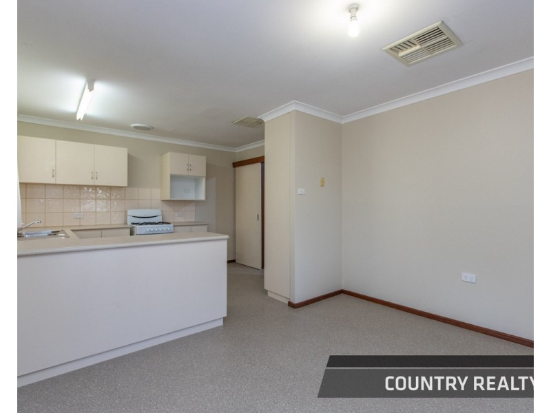 9 Freind Place, Northam WA 6401