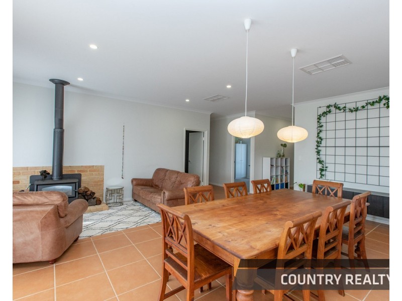 61 Cowan Road, York WA 6302