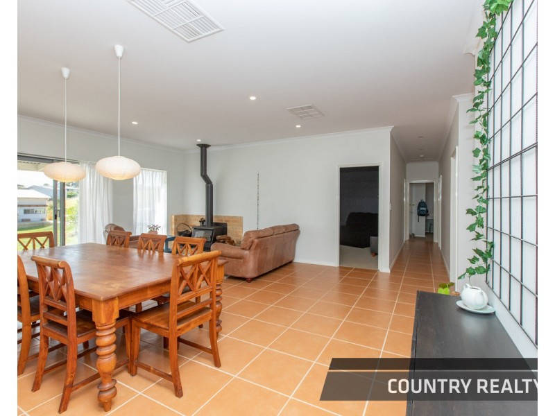 61 Cowan Road, York WA 6302