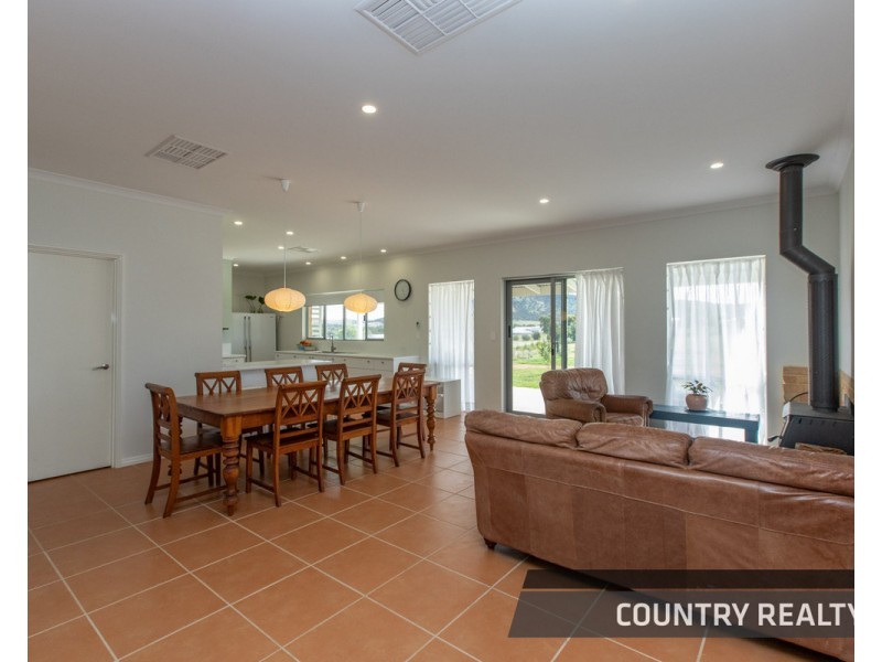 61 Cowan Road, York WA 6302