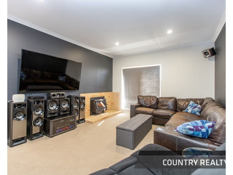 61 Cowan Road, York WA 6302