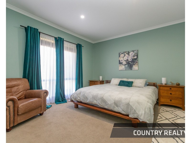 61 Cowan Road, York WA 6302