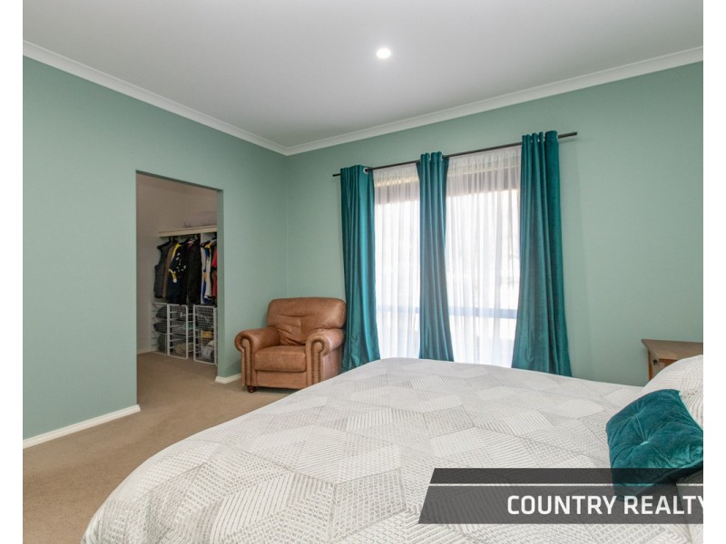 61 Cowan Road, York WA 6302