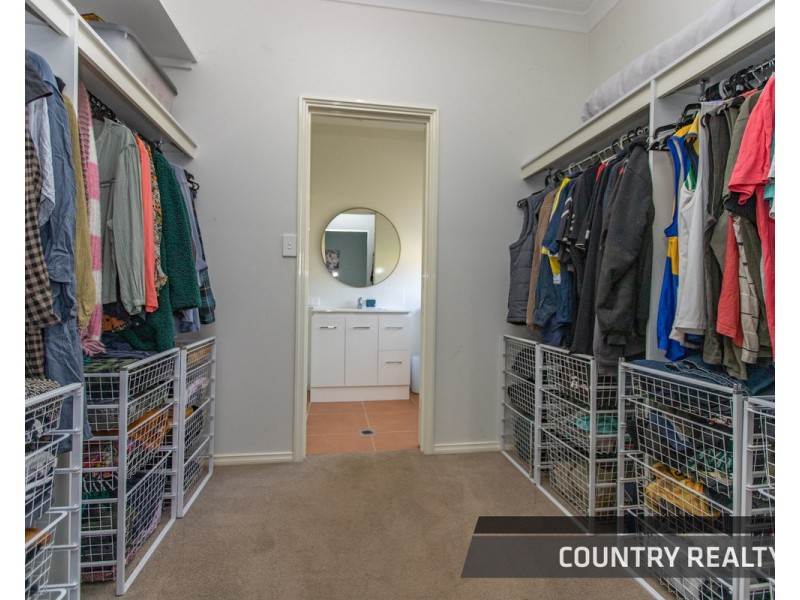 61 Cowan Road, York WA 6302