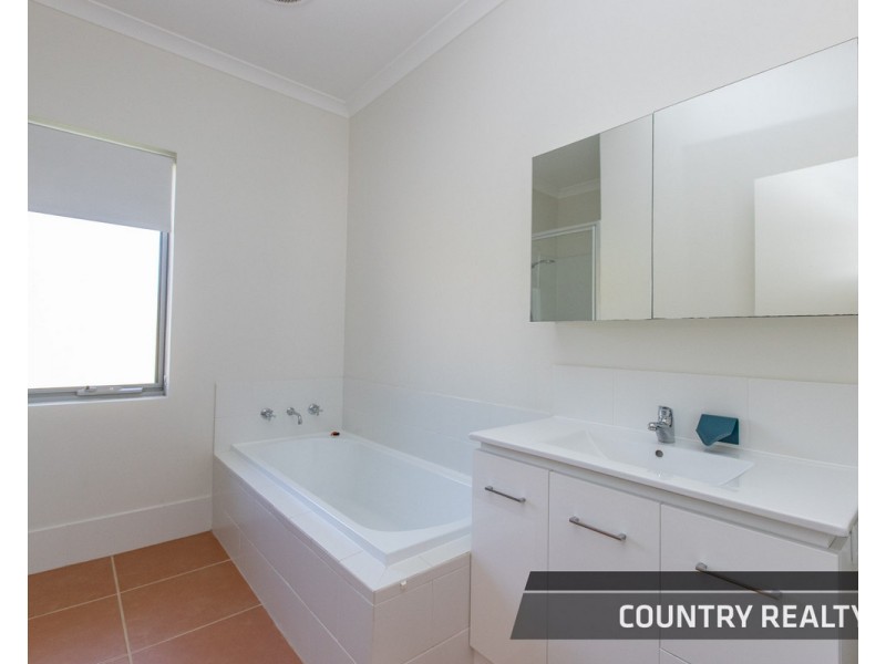 61 Cowan Road, York WA 6302