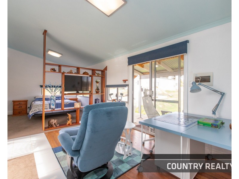 61 Cowan Road, York WA 6302