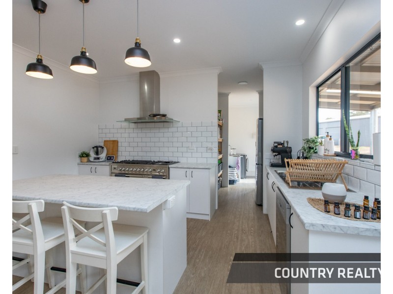 65 Adenanthus Road, Toodyay WA 6566