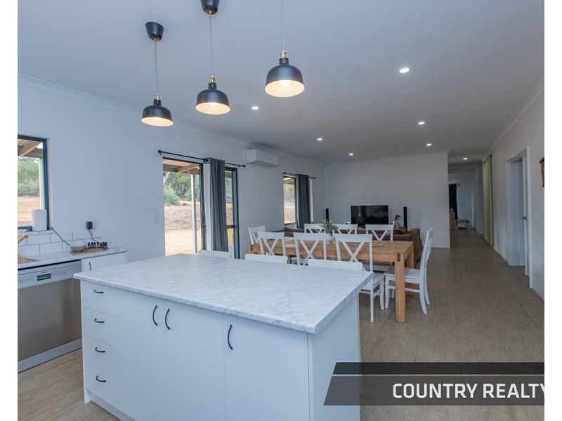 65 Adenanthus Road, Toodyay WA 6566