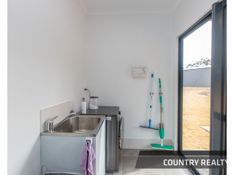 65 Adenanthus Road, Toodyay WA 6566