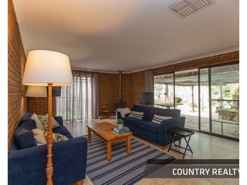 175 Bland Road, York WA 6302