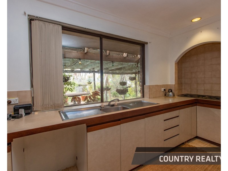 175 Bland Road, York WA 6302