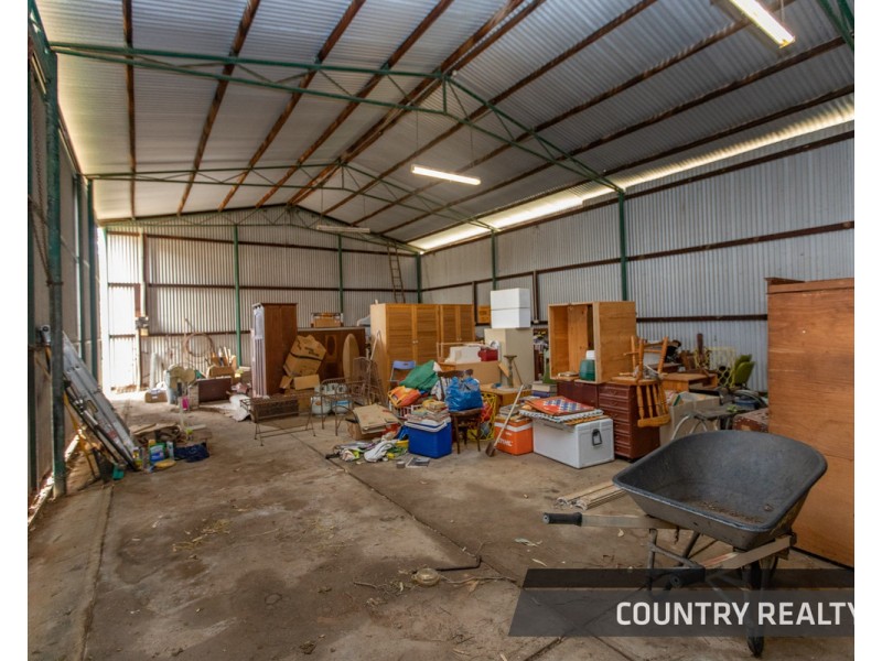 175 Bland Road, York WA 6302