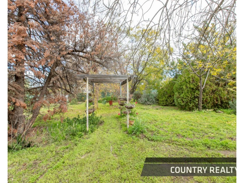 175 Bland Road, York WA 6302