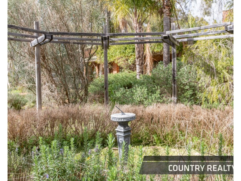 175 Bland Road, York WA 6302