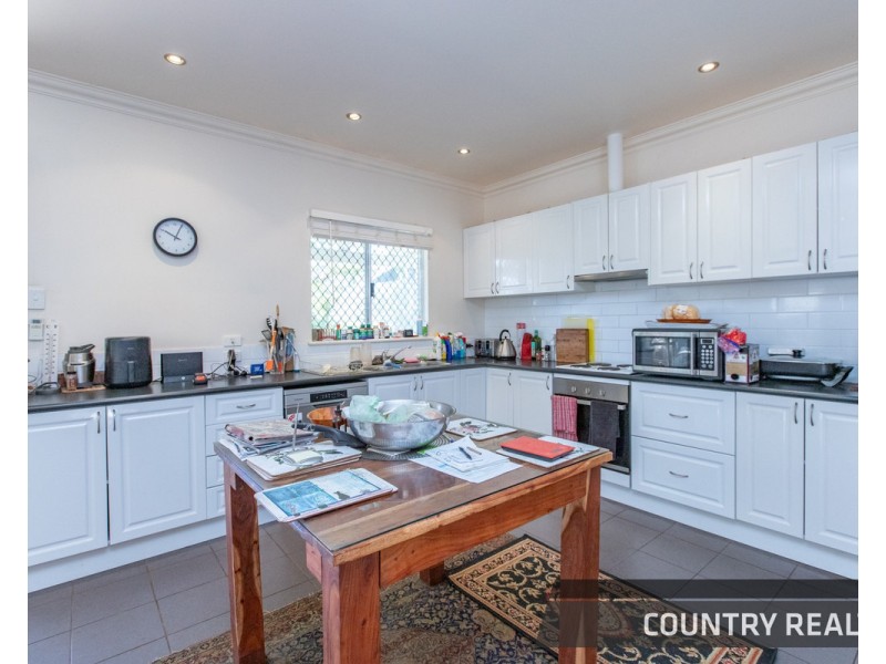 4 Herbert Street, Toodyay WA 6566