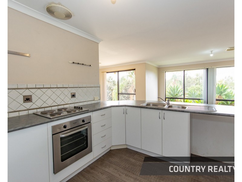 8 Freind Place, Northam WA 6401