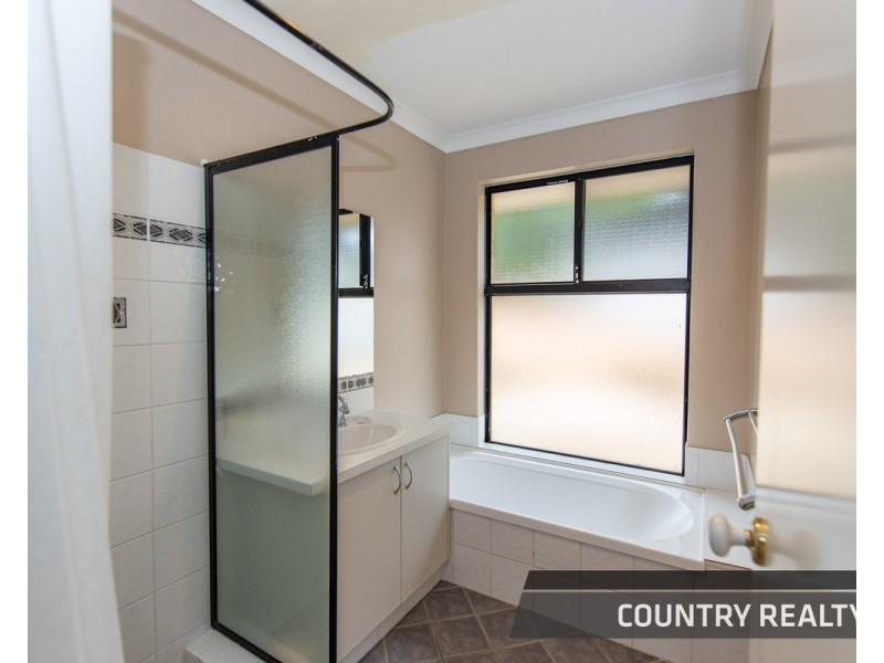 8 Freind Place, Northam WA 6401