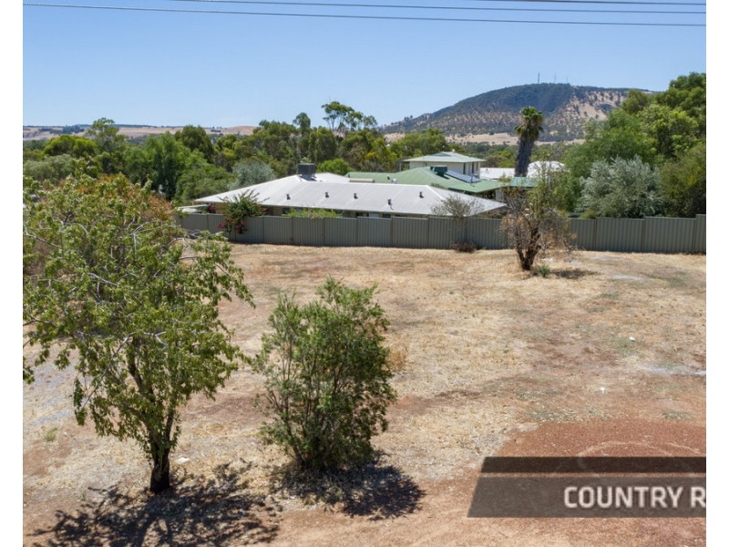 3 Bouverie Road, York WA 6302