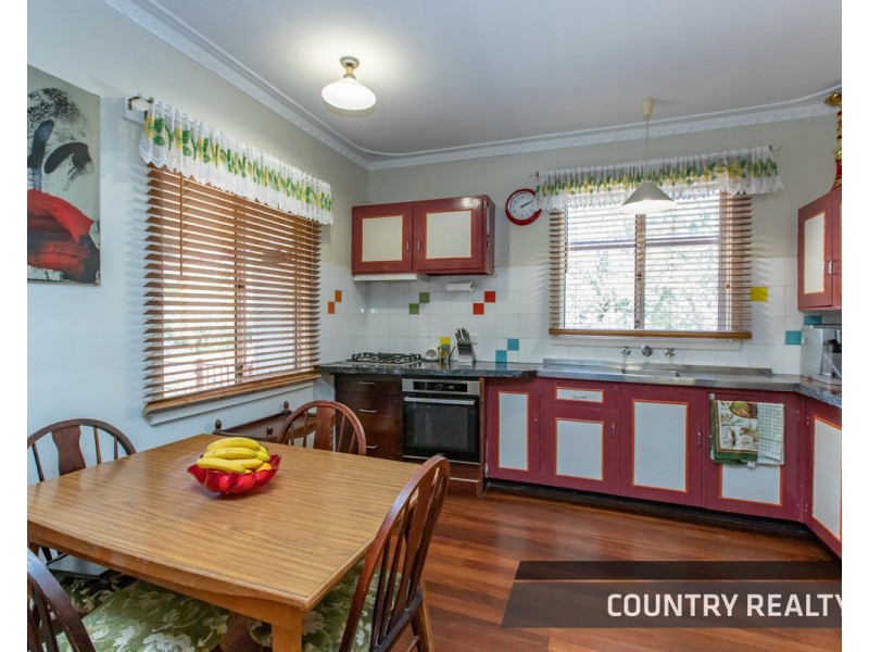 106 Leeder Road, Northam WA 6401