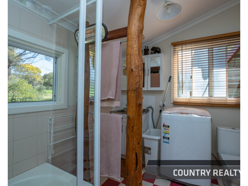 106 Leeder Road, Northam WA 6401