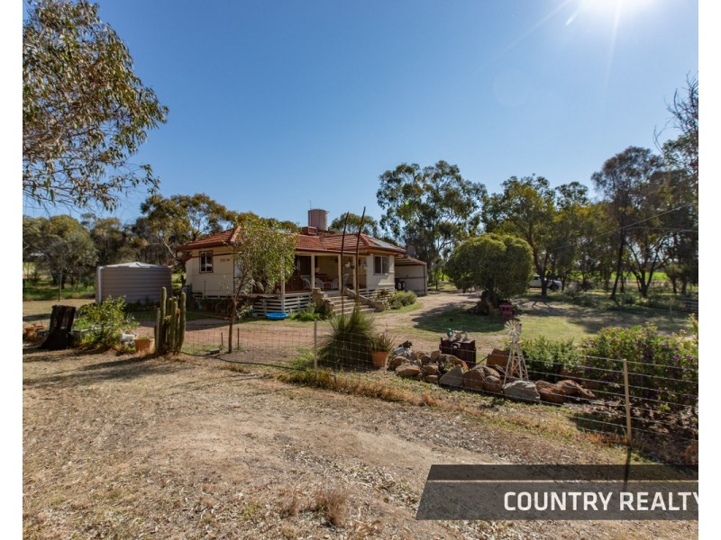 106 Leeder Road, Northam WA 6401