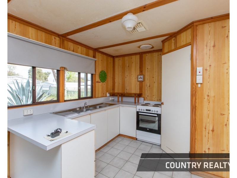 19 Radnor Road, York WA 6302