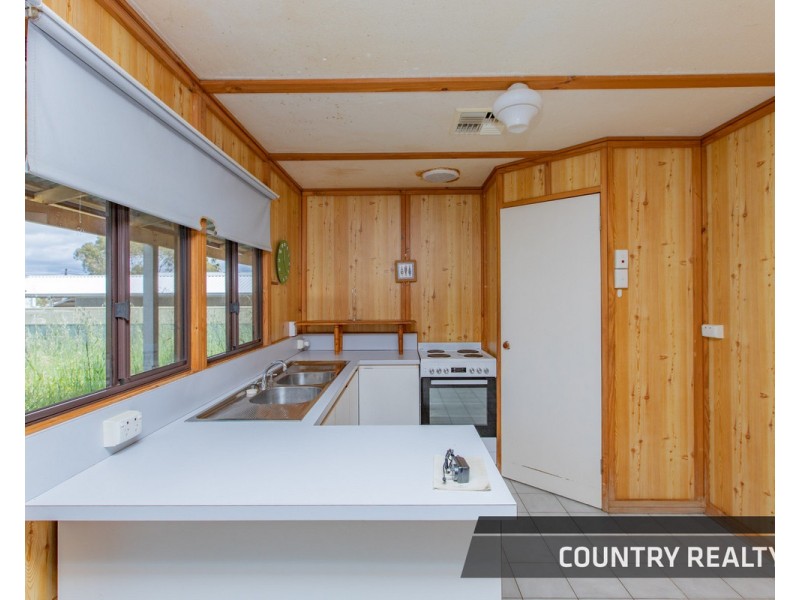 19 Radnor Road, York WA 6302