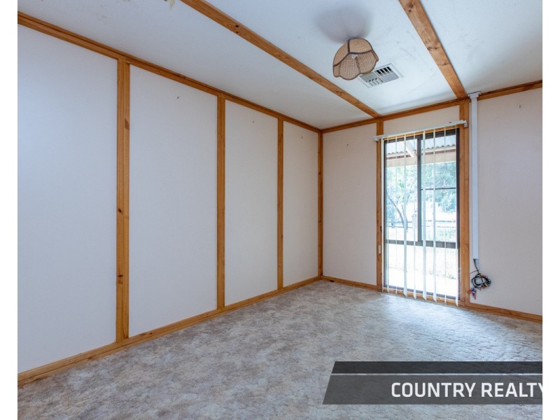 19 Radnor Road, York WA 6302